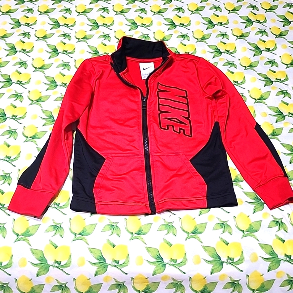 Boys Nike zip up with pockets jacket like new